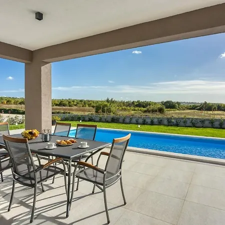 Tetiana - Pool And Whirlpool * Vošteni