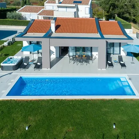 Tetiana - Pool And Whirlpool Villa *