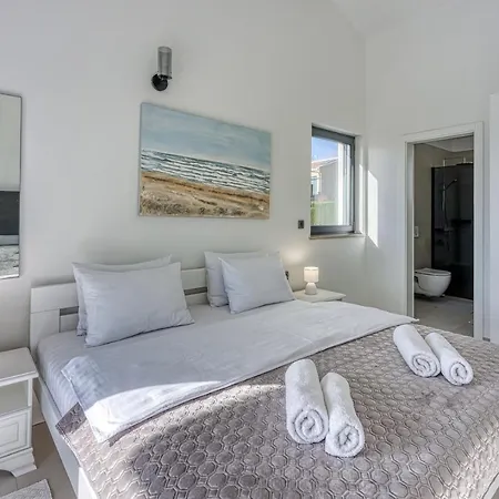 Tetiana - Pool And Whirlpool *