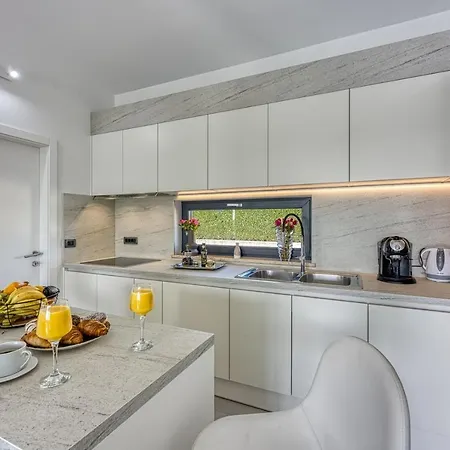 Tetiana - Pool And Whirlpool Villa Vošteni