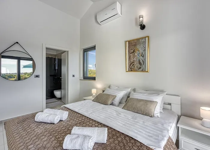 Tetiana - Pool And Whirlpool Villa *