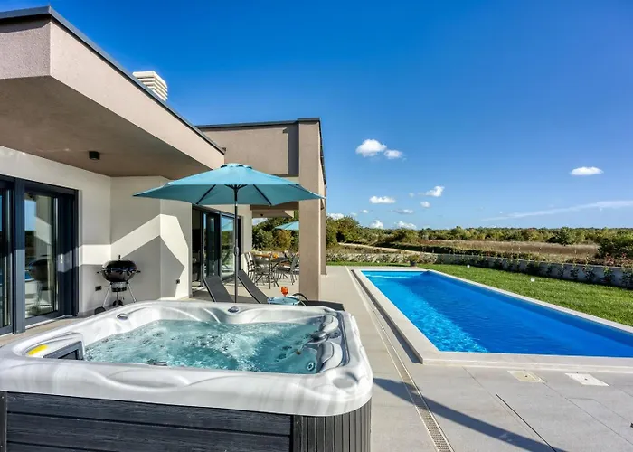 Tetiana - Pool And Whirlpool Villa *