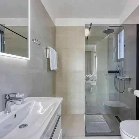 Tetiana - Pool And Whirlpool Villa
