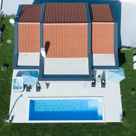 Villa Tetiana - Pool And Whirlpool *