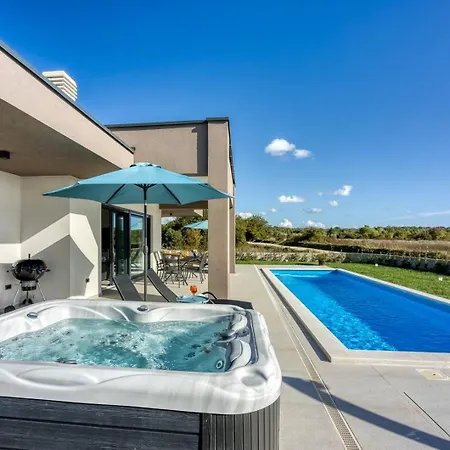 Tetiana - Pool And Whirlpool Villa *