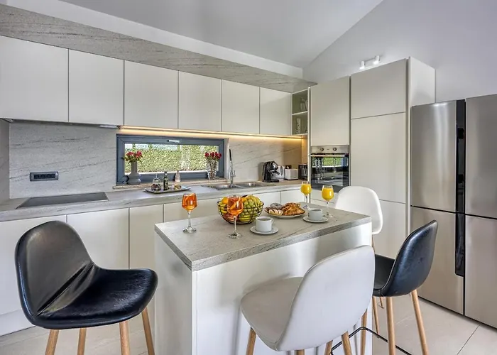 Tetiana - Pool And Whirlpool * Vošteni