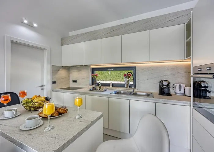 Tetiana - Pool And Whirlpool Villa Vošteni